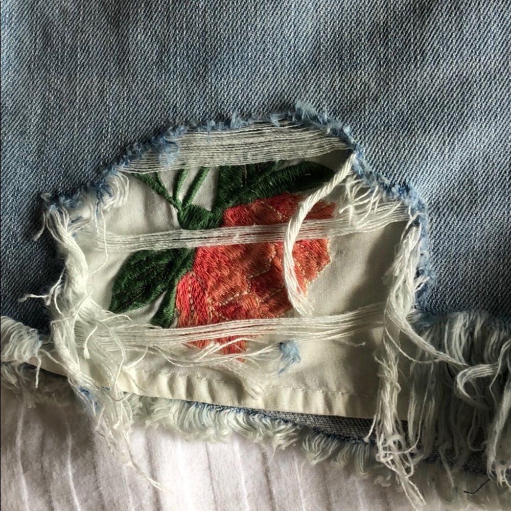 Express denim shorts - Picture 2 of 6